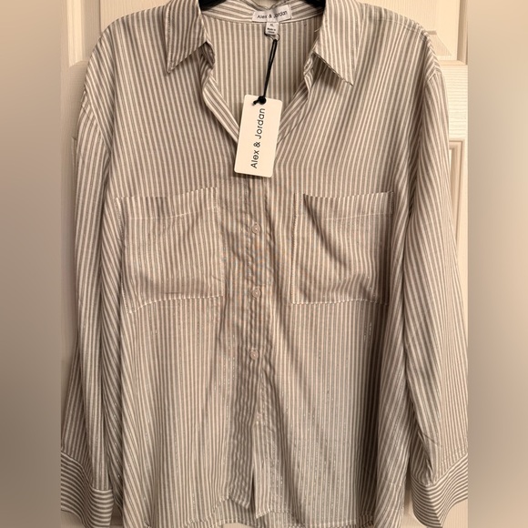 Tops - Women’s XL Striped Green Sparkly Top Shirt